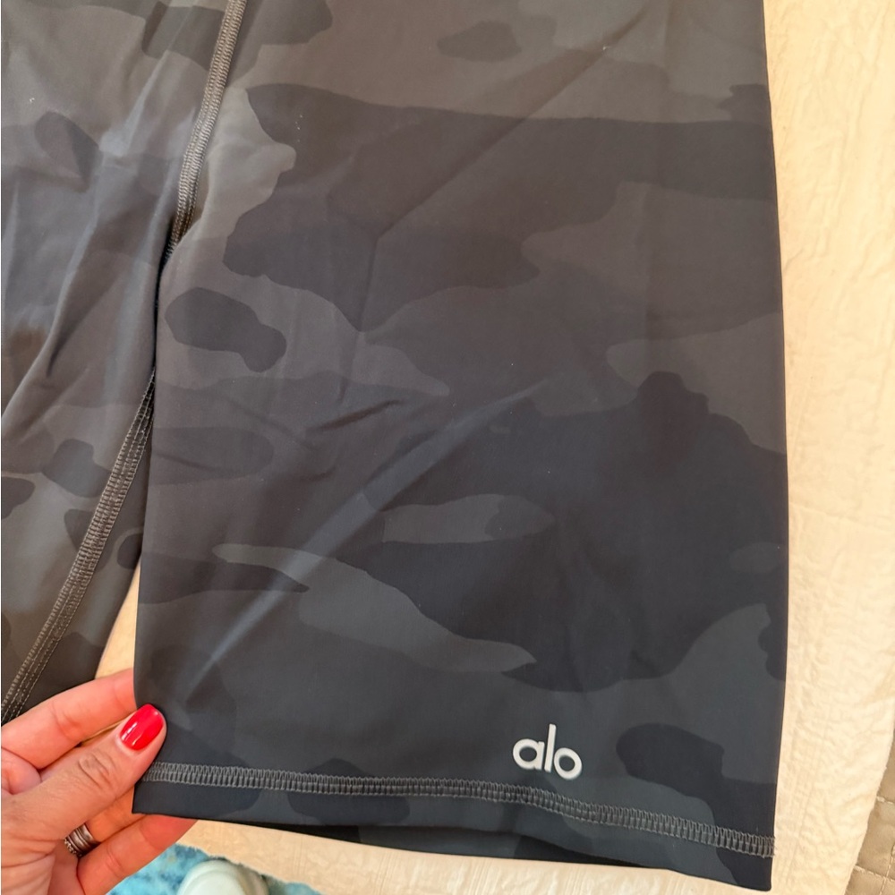 ALO Yoga Black Camo Shorts - Picture 2 of 5